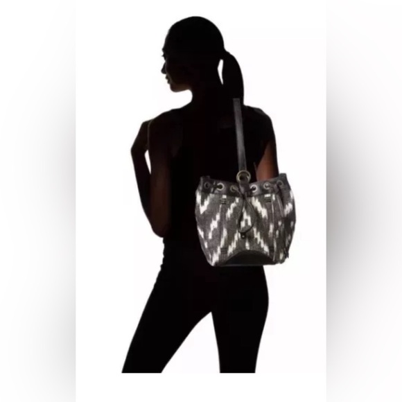 Lucky Brand Womens Bali Hai Sling Fabric Purse Black/White Geometric Pattern NWT - Picture 2 of 7